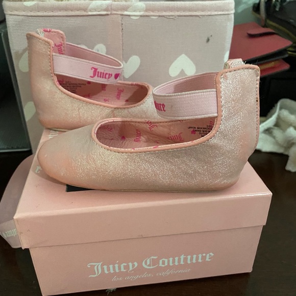 Bundle of 5 pair of baby shoes size 5 - Picture 2 of 14